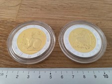 2 China Medaillen, chinesische Tierkreiszeichen Hase & Löwe, PP in Kapsel, 39mm 