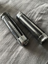 Lenkergriffe chrom 22mm mit Totenkopf Chopper, Cruiser usw.