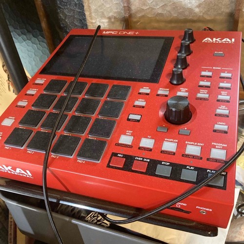 Akai professional mpc one plus - mpc,