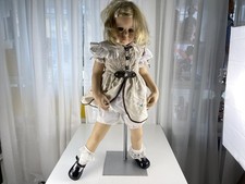 Susan Lippl Künstlerpuppe