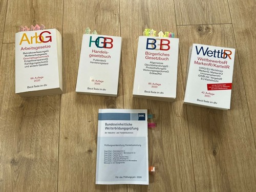 Gesetzbücher für