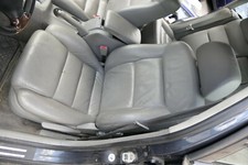 VW Passat 3B 3BG Kombi Sitz vorne links Fahrersitz Leder Ledersitz grau flanellg