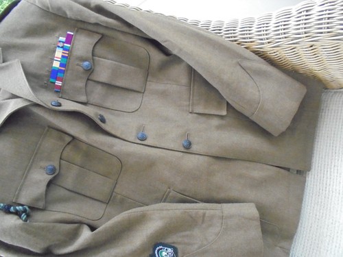 King edwardown gurkha rifles - king,