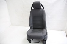 Fahrersitz vorn links Land Rover DISCOVERY 3 HFB500052 Sitzfläche beschädigt