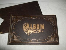 Antikes Poesiealbum beginnt im Jahr 1879 - Handschriften und Bilder im Schuber