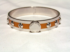 ...HENRI BENDEL...Hartes