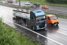 LKW Foto Iveco S-Way Tankwagen Auflieger Deutschland blau Beste Milch Ide #h3qs
