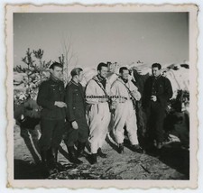 Orig. Foto Finnland Offiziere mit Schneehemd 163.ID am Ladogasee Russland 1942