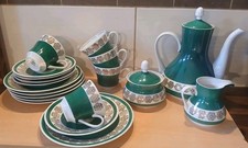 19 x Weimar Porzellan Kaffeegeschirr Kanne Tassen Teller grün weiß gold DDR