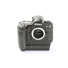 Nikon D1x Digitalkamera + Gut