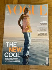 * Vogue * Magazin 4 / 2024 April -  The New Cool - Mailand - Jeans - Schuhe