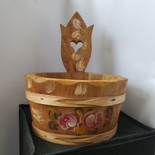 Rustikalen Holzbottich Im Traditionellen Bauernmalerei