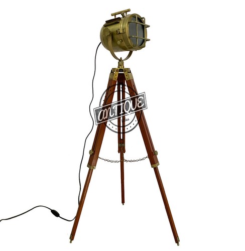 Led tripod steh - steh,