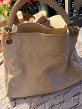 Louis Vuitton Artsy MM –