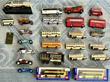 Verschiedene Modellbusse und