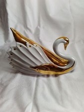 dekorativer Porzellan-Schwan