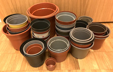50 Stück. / Pflanzentöpfe Kunststoff / Diverse Grössen von h=5 cm bis h=19 cm