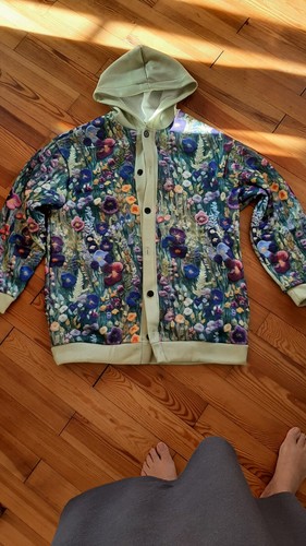 Strickjacke mit blumen - strickjacke,