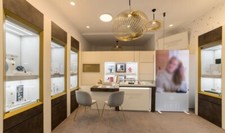 Ladeneinrichtung Juwelier (Ladentheke, Austellungsvitrinen, Sitzgarnitur, etc.)