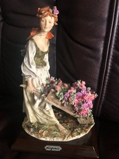 Porzellanfigur Mädchen mit