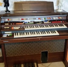 Technics U 90, 8- chörige und 2- manualige elektronische Heimorgel mit Pedal