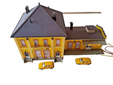 Vollmer HO 43774 DHL Deutsche Post Gebäude, gebaut, LED, OVP, 2 Autos, TOP, Foto