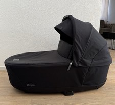 Cybex Priam Lux Carry Cot Babywanne – Moon Black
