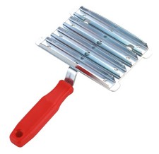 Metallstriegel, verzinkt 8