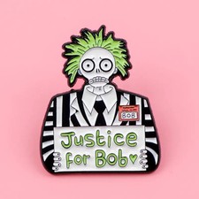 Lustige Emaille-Anstecknadel Anstecker Brosche Justice For Bob Beetlejuice Sammlerstück