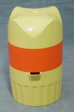 ENTSAFTER ZITRUSPRESSE ORANGENPRESSE MIT AUSGUSS 70ER IN ORANGE GELB DREI TEILIG