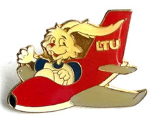 LTU Hase mit Flugzeug Pin