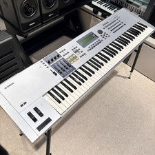 Yamaha Motif ES7 76 Key