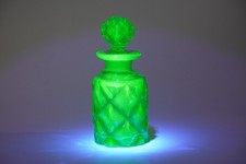 ** kleiner Uranglas Parfum