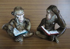 Zwei Affen mit Buch Schimpanse Monkey Porzellanfigur Porzellan Figur Affe