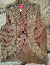 Wunderschöne Strickweste mit