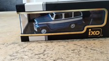 1/43 IXO Jeep Willys Station Wagon (blue metallic/white) 1960 (820)
