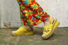 Damen Sandalen Bast Plateau Schuhe gelb Sommer 70er TRUEVINTAGE 70s sandals OvP