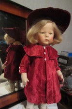 Käthe Kruse: Entzückender alter roter Puppenmantel aus Samt
