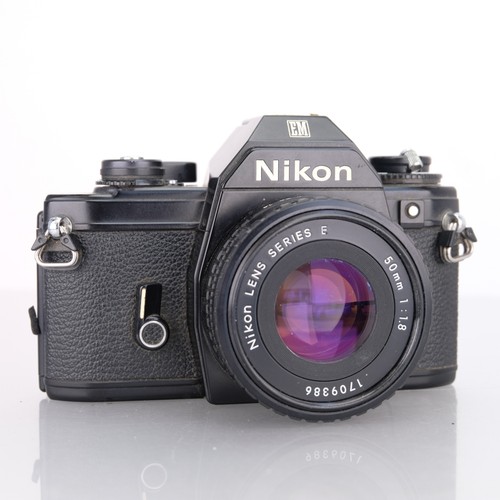 Nikon analoge - em,