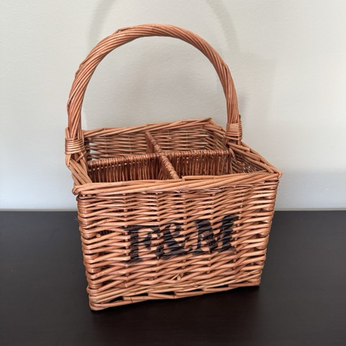 Fortnum und mason m - und,