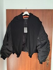 Balenciaga incognito