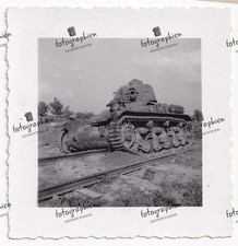 orginal Foto 2. Weltkrieg Belgien Charleroi Dinant belg. Panzer Tank 1940