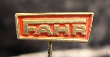 FAHR, Traktoren und Landmaschinen, Schriftmarke Metall geprägt, Anstecknadel
