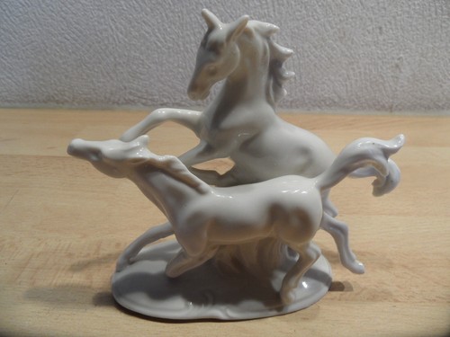 Porzellanfigur zwei springende - porzellanfigur,