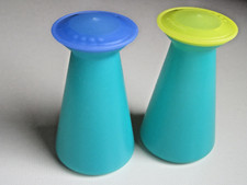 Tupper   2 Pfeffer- und Salzstreuer "Junge Welle",   sehr guter Zustand