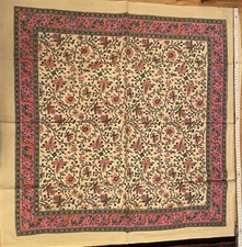 2 Tischdecken Druckdecken indisches Muster beige Blumen Ranken Design ca.85x85cm