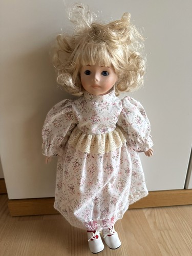 Porzellanpuppe sammlerpuppe - /,