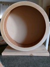 Hamster Zubehör: Holzhaus und Laufrad