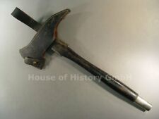 121608, Feuerwehr Beil/Axt, mit Lacklederkoppelschuh für Schneide/Spitze ca 1940