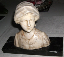 Marmorbüste einer jungen Frau auf schw. Sockel um 1910 aus Nachlassauflösung
